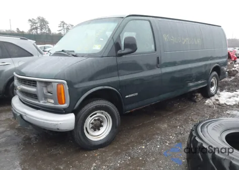 2002 Chevrolet Express from USA, damaged, VIN 1GCHG39R521169042